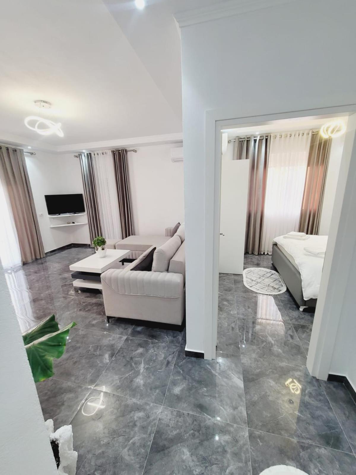 Apartament Makla *